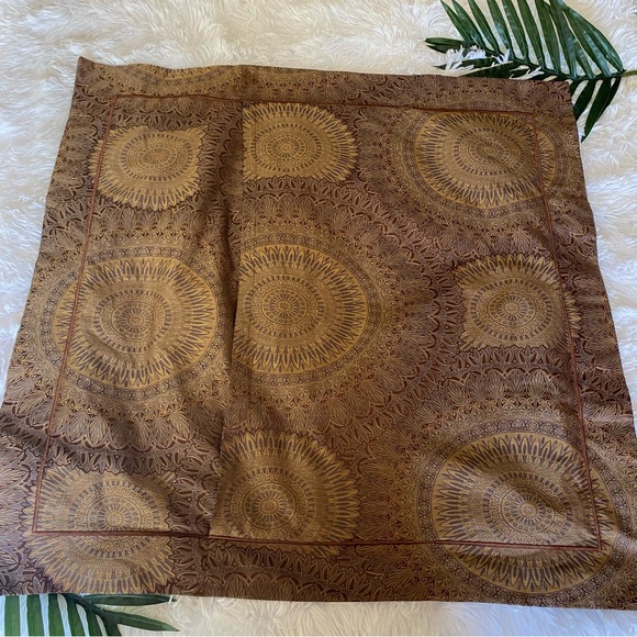 Peacock Alley Couture (2) Euro Shams and (1) Boudoir Sham Pillowcases - Picture 4 of 16